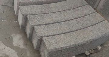 新余芝麻白弧形路牙石