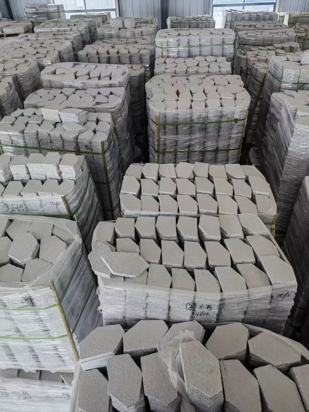 新余芝麻白石材冰裂纹，碎拼。